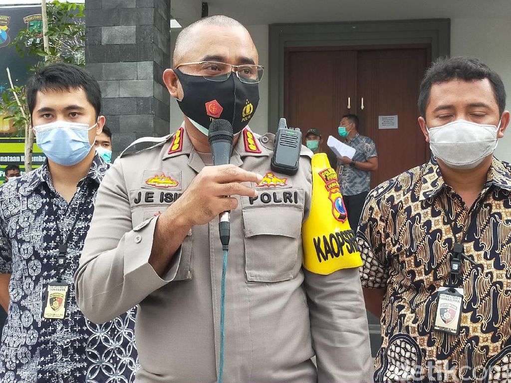 Polisi Duga Rusuh Demo Omnibus Law di Surabaya Disusupi Anarko