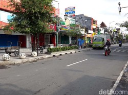 Berkat Tutup Lebih Awal, Toko Ritel Selamat dari Perusakan Pendemo