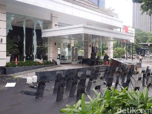 Imbas Demo Ricuh, 6 Mobil-Kaca Bangunan di Kementerian ESDM Rusak Imbas Demo Ricuh, 6 Mobil-Kaca Bangunan di Kementerian ESDM Rusak