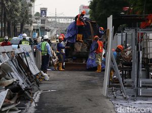 Sisa-sisa Korban Kericuhan Aksi Tolak Omnibus Law di Jakarta