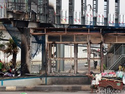 7 Halte Dibakar Saat Aksi Massa Rusuh, TransJakarta Buka Suara