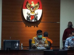 Eks Pejabat Kemenkes Tersangka Kasus Korupsi Alkes RS Unair Ditahan KPK