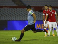 Messi-Suarez Mesra: Berangkat Bareng, Kompak Buat Gol Penalti