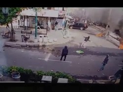 Lemparan Diduga Molotov ke Resto Legian Malioboro Terekam CCTV!