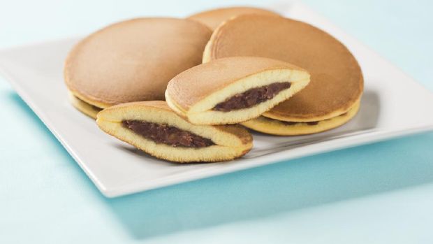 Resep dan Tips Membuat Dorayaki Empuk Pakai Teflon