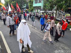 Berbeda dari kemarin, Aksi Tolak UU Cipta Kerja di Sukabumi Berjalan Damai