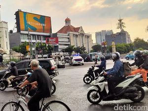 Gas Air Mata Masih Tercium di Harmoni, Warga: Untung Semalam Hujan