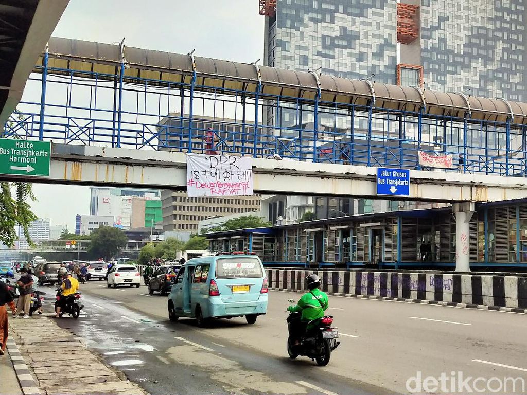 Kenali Dampak Gas Air Mata, Seperti yang Masih Menyisa di Harmoni Usai Demo Kenali Dampak Gas Air Mata, Seperti yang Masih Menyisa di Harmoni Usai Demo