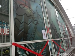 Coretan di Stasiun MRT Jakarta yang Jadi Saksi Bisu Demo Omnibus Law