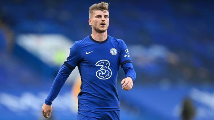 LONDON, ENGLAND - SEPTEMBER 20: Timo Werner of Chelsea in action during the Premier League match between Chelsea and Liverpool at Stamford Bridge on September 20, 2020 in London, England. (Photo by Michael Regan/Getty Images)