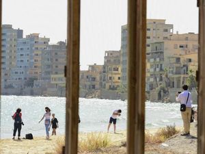 Turki Picu Kontroversi dengan Pembukaan Kembali Pantai Siprus Utara