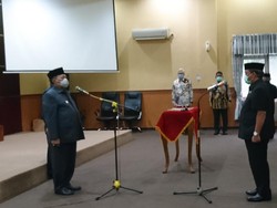 Walkot Cilegon Lantik Adik Kandung Jadi Penjabat Sekda