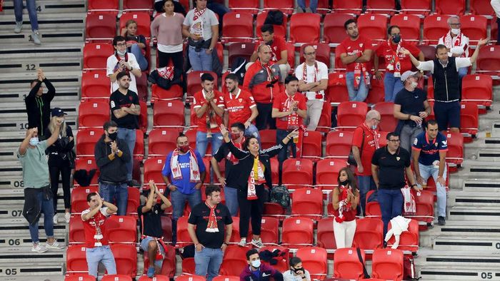 Corona Meningkat Di Munich Bayern Tunda Kehadiran Fans Ke Stadion