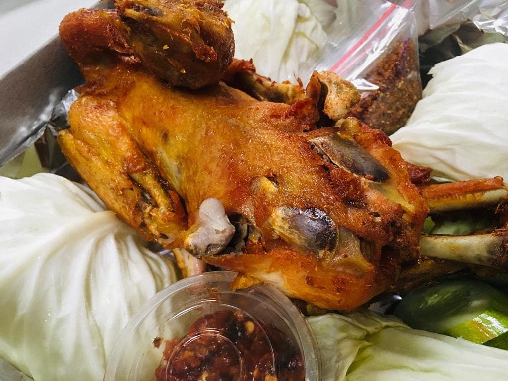 Bersantai Sambil Makan Sate Tegal hingga Seafood Mantul di Bogor