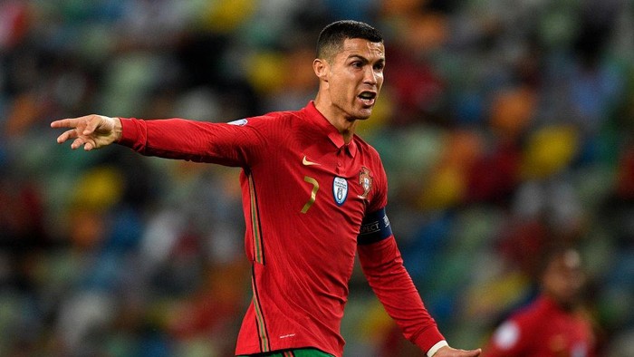 LISBON, PORTUGAL - OCTOBER 07:  Cristiano Ronaldo, Captain of Portugal shouts instructions to his team mates during the international friendly match between Portugal and Spain at Estadio Jose Alvalade on October 07, 2020 in Lisbon, Portugal. (Photo by Octavio Passos/Getty Images)