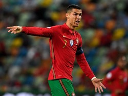 Positif Corona, Kondisi Ronaldo Oke dan Lagi Berjemur