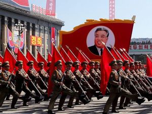 Korut Persiapkan Parade Militer Terbesar, Pamerkan Senjata Terbaru?