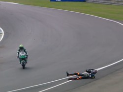 Detik-detik Adik Valentino Rossi Alami Kecelakaan Dahsyat di MotoGP Prancis