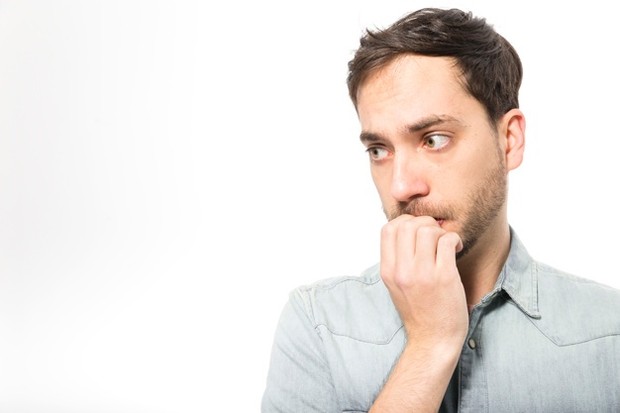 Menggigit Kuku/ Sumber: Freepik.com Banyak orang memiliki kebiasaan mengelupas kulit kering hingga menggigit kuku saat sedang bosan atau untuk menghilangkan emosi negatif saat cemas.