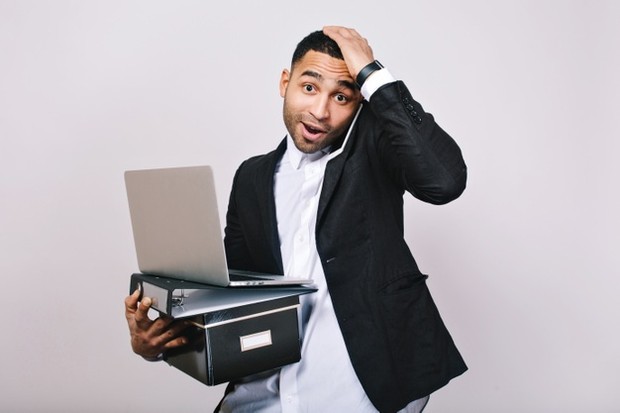 Pemerintah Republik Indonesia sendiri memiliki program pra kerja yang dapat menjadi alternatif para pencari kerja dan korban PHK untuk bisa mendapatkan fasilitas penunjang keterampilan kerja.