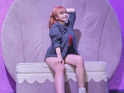 Sisil eks JKT48 Kena Pukul Orang saat Demo UU Ciptaker