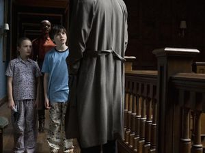 Yang Bikin The Haunting of Bly Manor Beda dari Musim Pertama Yang Bikin The Haunting of Bly Manor Beda dari Musim Pertama