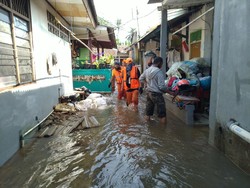 7 Fakta Longsor-Banjir di Ciganjur Jaksel yang Tewaskan Ibu Hamil