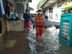 Video Korban Banjir di Ciganjur: Ibu Hamil Meninggal