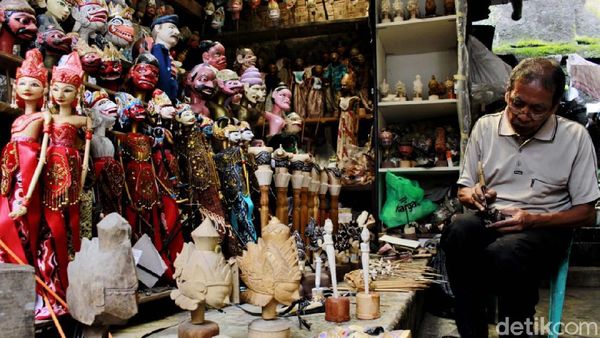 Begini Cara Perajin Wayang Golek Bertahan di Tengah Pandemi