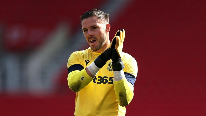 STOKE ON TRENT, ENGLAND - SEPTEMBER 20: Jack Butland of Stoke City reacts during the Sky Bet Championship match between Stoke City and Bristol City at Bet365 Stadium on September 20, 2020 in Stoke on Trent, England. (Photo by Lewis Storey/Getty Images)