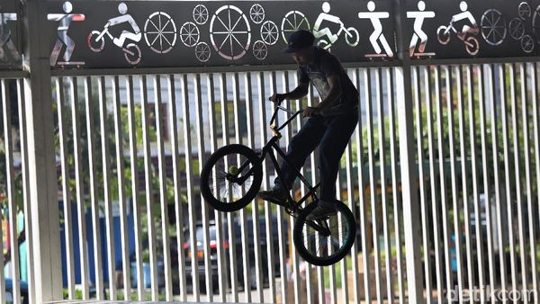 Melihat Aktivitas Warga Jakarta Berolahraga di Tengah PSBB