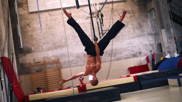 Mengintip Aksi Siswa di Sekolah Sirkus Belgia