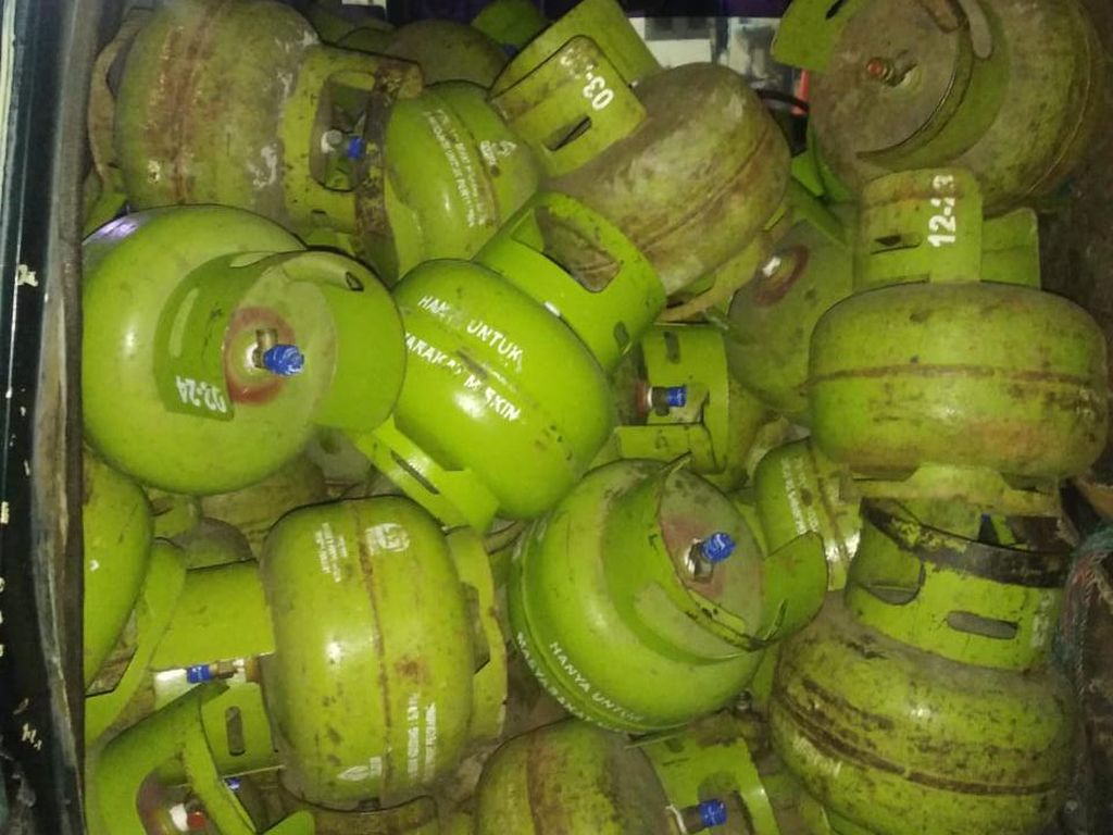 Polisi Tangkap Komplotan Pencuri 110 Tabung Gas 3 Kg di Sumut Polisi Tangkap Komplotan Pencuri 110 Tabung Gas 3 Kg di Sumut