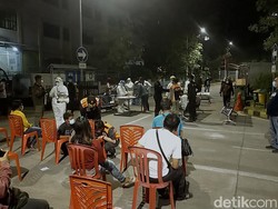 Muda-mudi Surabaya Terjaring Razia Prokes Lalu Dites Swab