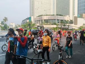 PSBB Ketat DKI Berakhir Hari Ini, Bundaran HI Masih Dipadati Warga Olahraga PSBB Ketat DKI Berakhir Hari Ini, Bundaran HI Masih Dipadati Warga Olahraga
