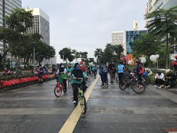 PSBB Ketat DKI Berakhir Hari Ini, Aktivitas Olahraga Masih Ramai di Sudirman