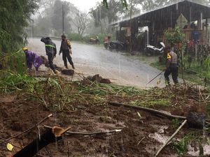 Hujan Deras di Bangli Bali, Akses Jalan Tertutup Tanah Longsor