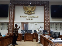 DPR Rampung Perbaiki Naskah UU Cipta Kerja, Kok Jadi 1.035 Halaman?