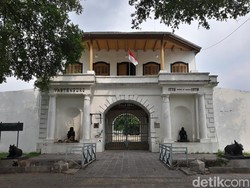 Tentang Benteng Vastenburg, Kamp Tentara yang Jadi Milik Robby Sumampow