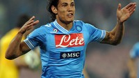 Edinson Cavani juga sempat dilirik David Moyes. Akan tetapi, Cavani lebih mau ke PSG (Getty Images)