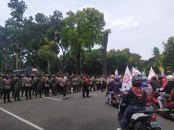 Buruh Karawang Positif Corona Usai Demo Omnibus Law di Jakarta