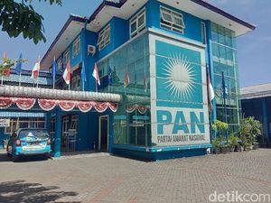 Mantan Ketua MPP PAN Jatim Sebut 30-40% Kader Akan Pindah Partai Mantan Ketua MPP PAN Jatim Sebut 30-40% Kader Akan Pindah Partai