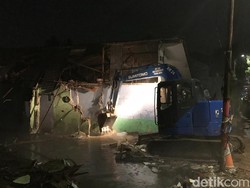 Penanganan Banjir Ciganjur Berlanjut, 2 Rumah Dihancurkan untuk Buka Aliran Air