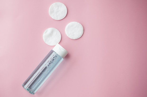 Tips skincare routine untuk kulit sensitif.