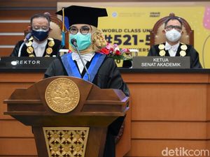 Unair Miliki Guru Besar Biofisika untuk Pertama Kalinya Unair Miliki Guru Besar Biofisika untuk Pertama Kalinya