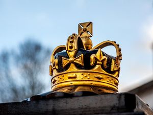 Mereka yang Mendapat Mahkota Raja Sejak dalam Kandungan Mereka yang Mendapat Mahkota Raja Sejak dalam Kandungan