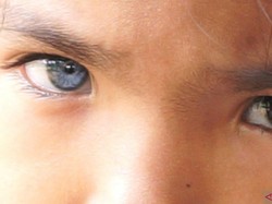 Tak Cuma Sulbar dan Riau, Keluarga Bermata Biru Juga Ada di Sumbar