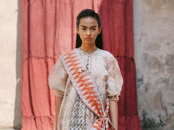 Sapto Djojokartiko Rilis Koleksi Terbaru, Terinspirasi Seni Sabung Ayam