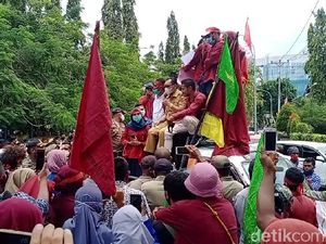 Mahasiswa Ambon Kembali Demo Tolak Omnibus Law, Wagub Janji Teruskan Aspirasi
