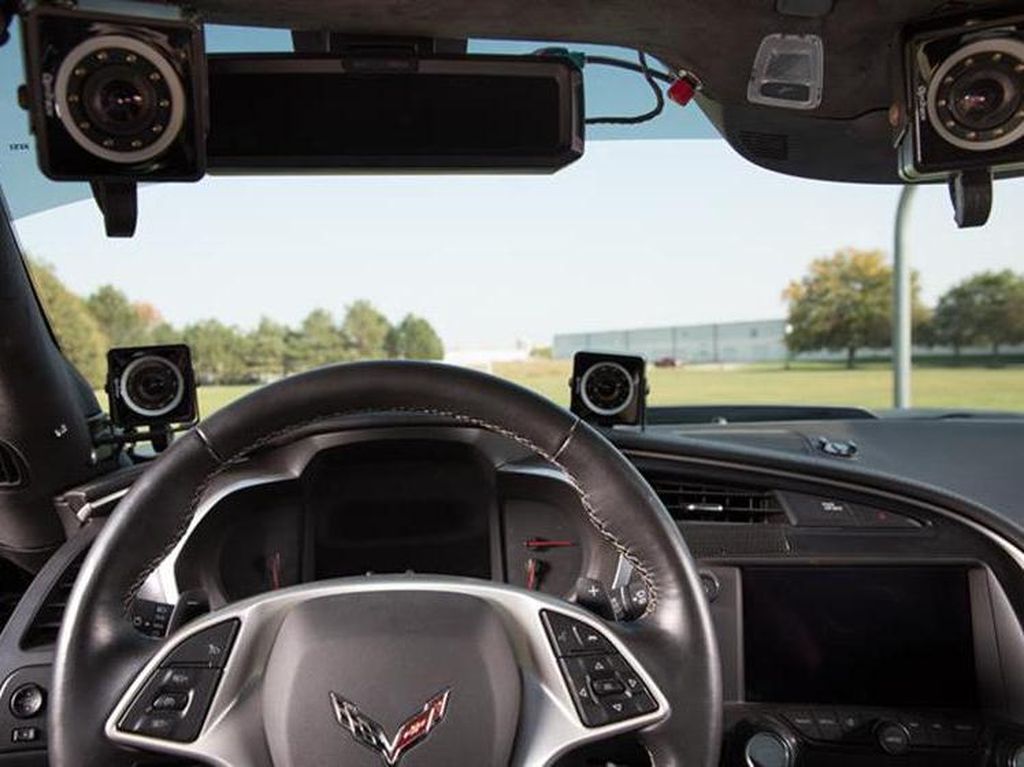 Mobil Sport Pakai Sensor Wajah, Pebalap Lumpuh Bisa Balapan Lagi Mobil Sport Pakai Sensor Wajah, Pebalap Lumpuh Bisa Balapan Lagi